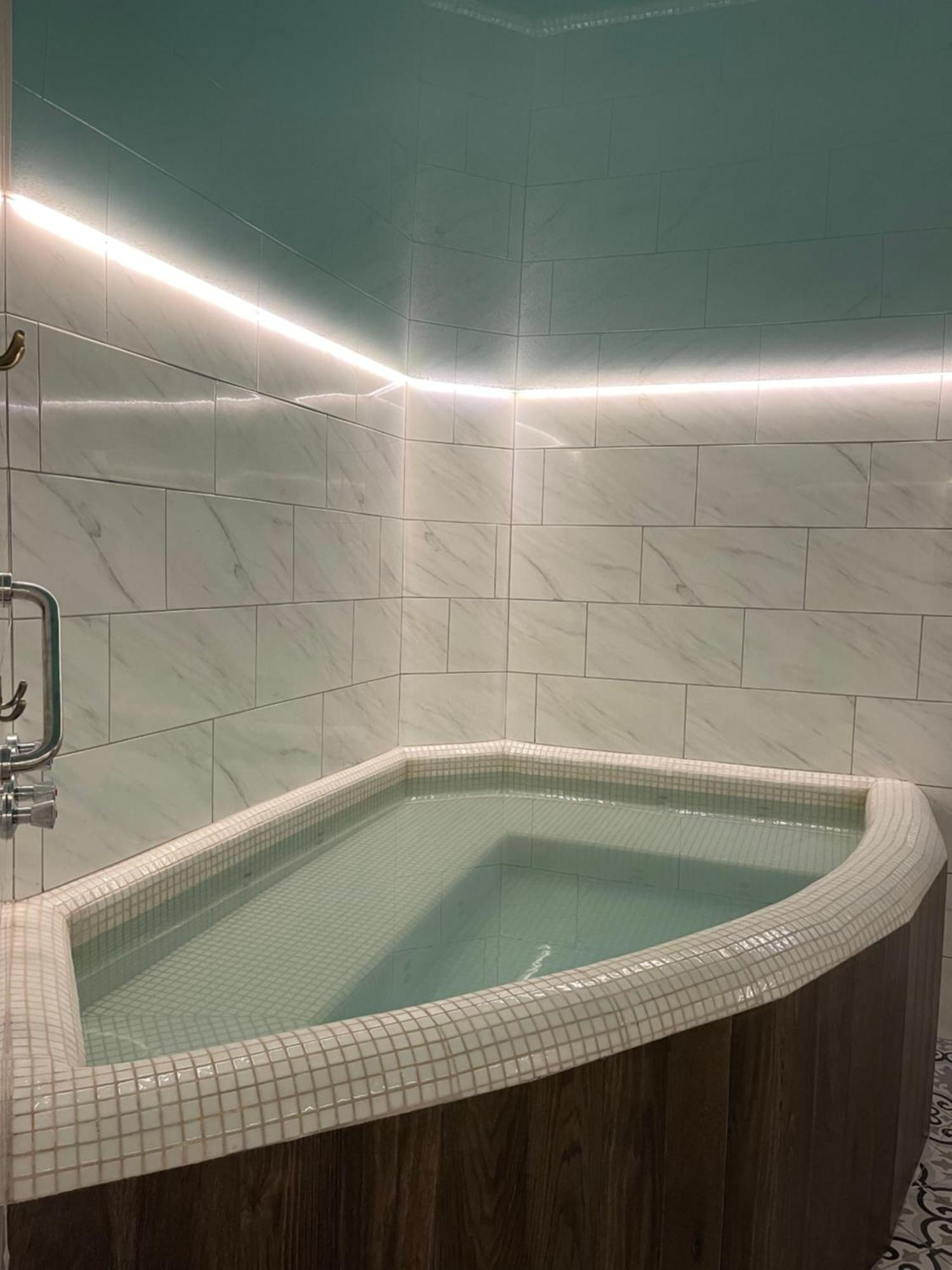 Апартаменти Underground&Spa Lviv Exteriör bild